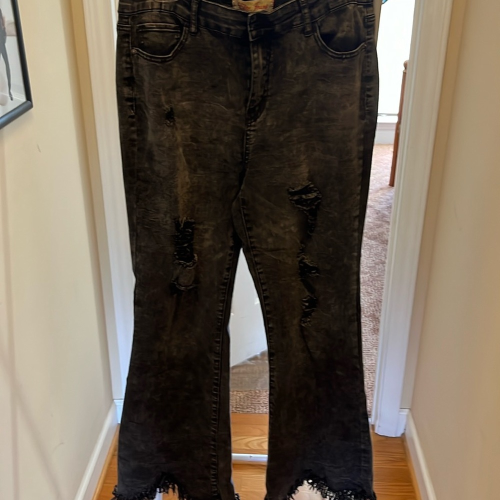 Elite ladies jeans distressed stretch flare hem in new condition size 13/14